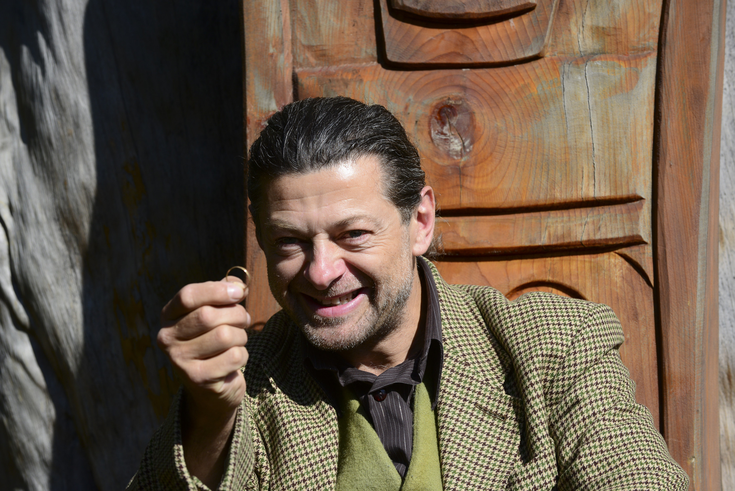 Gollum actor Andy Serkis reads entire 'The Hobbit' novel in a fundraising  marathon reading