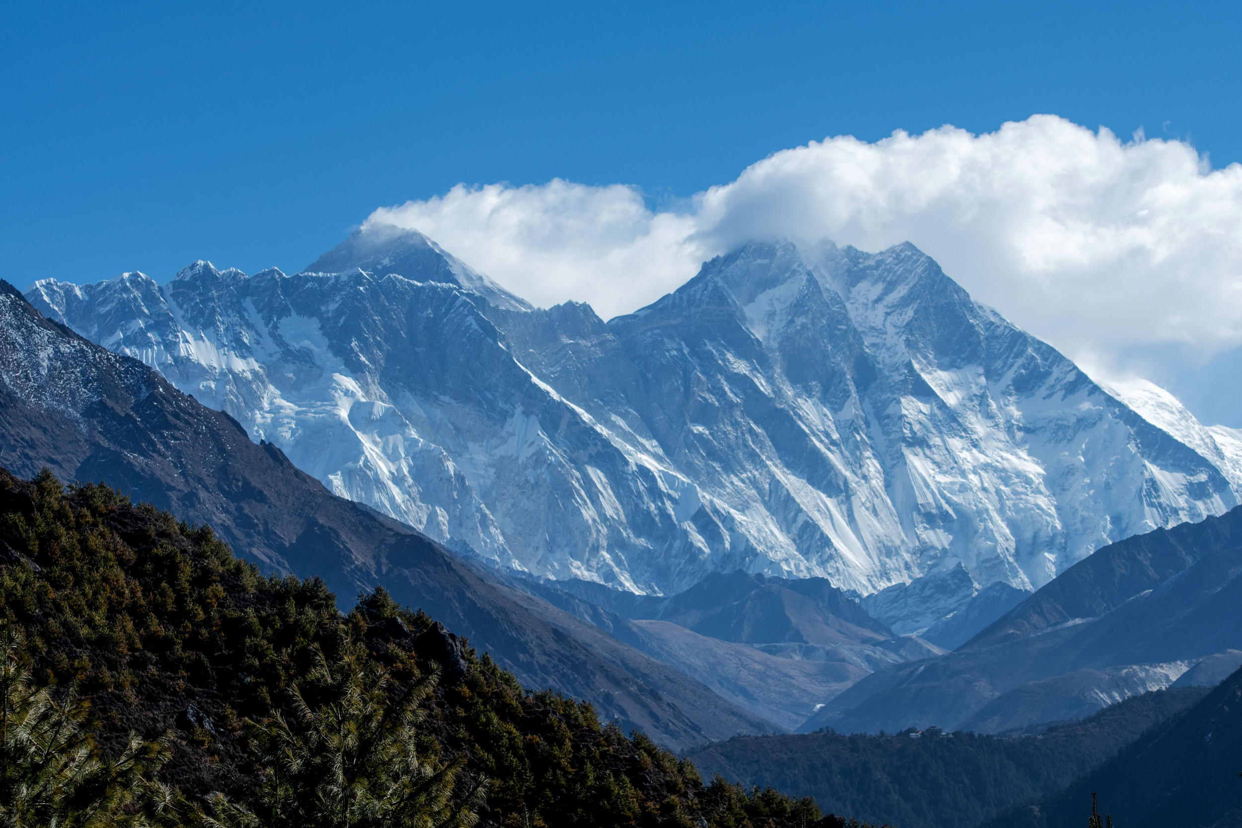 Chinese Climbers Tasked with Measuring Height of Mount ...