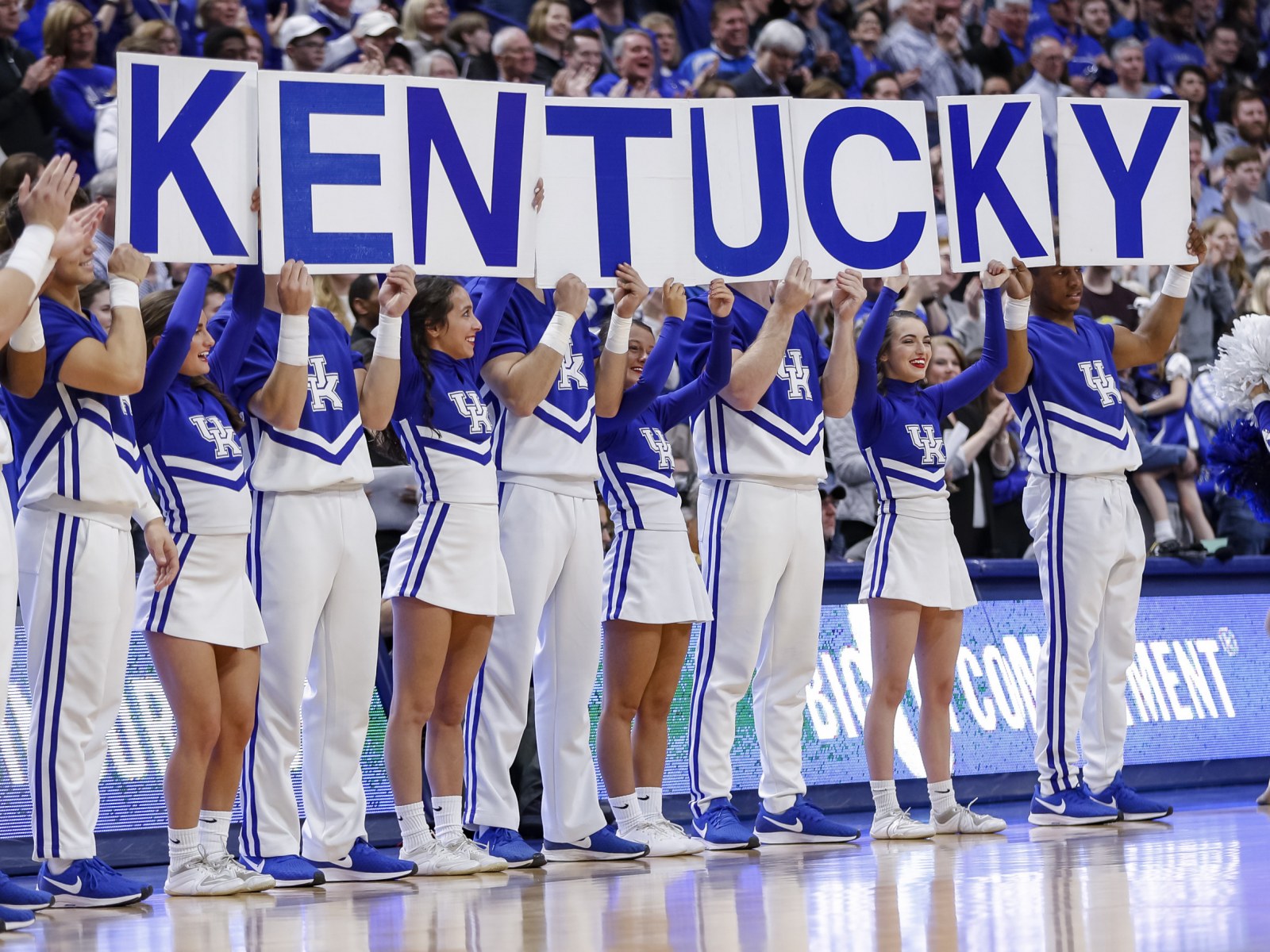 Who Is Jomo Thompson Head Coach Of University Of Kentucky S