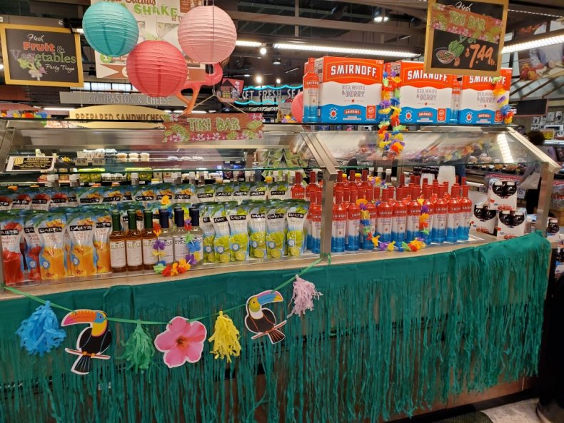 Tiki Bar – Arnold store