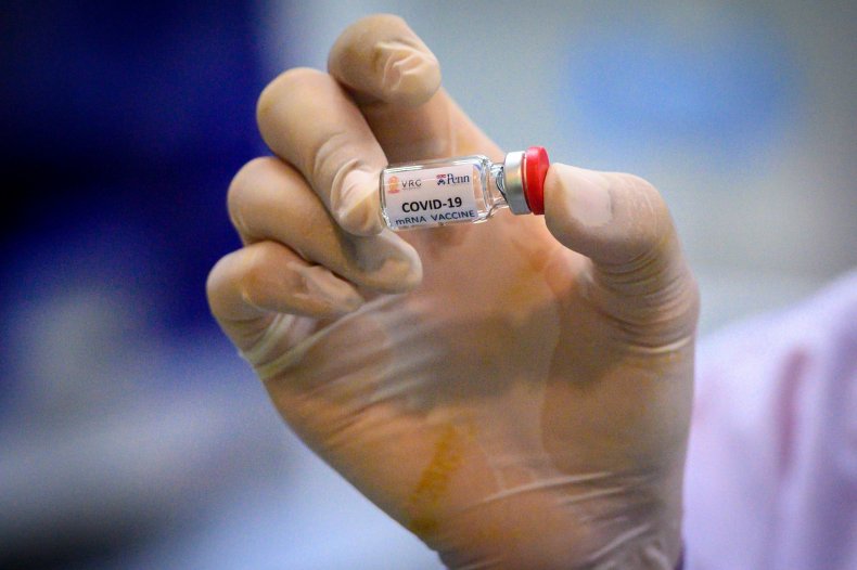 coronavirus vaccine mandate state federal government