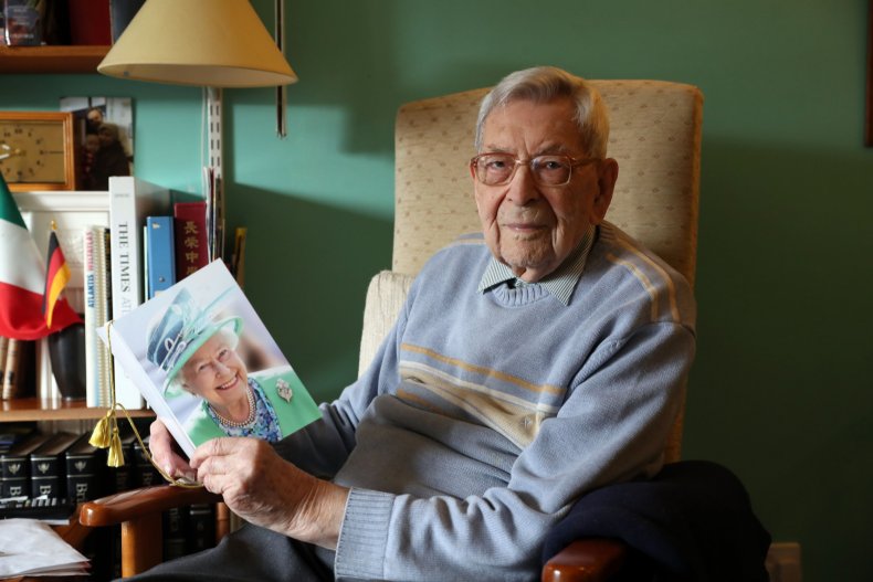 Robert Weighton was the world's oldest man Robert Weighton was the world's oldest man