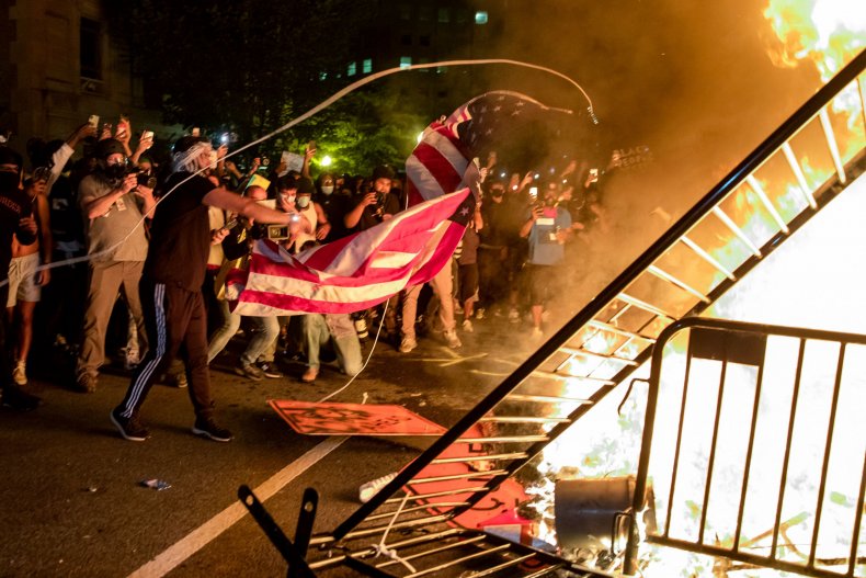 white, house, us, flag, burning, protest, floyd