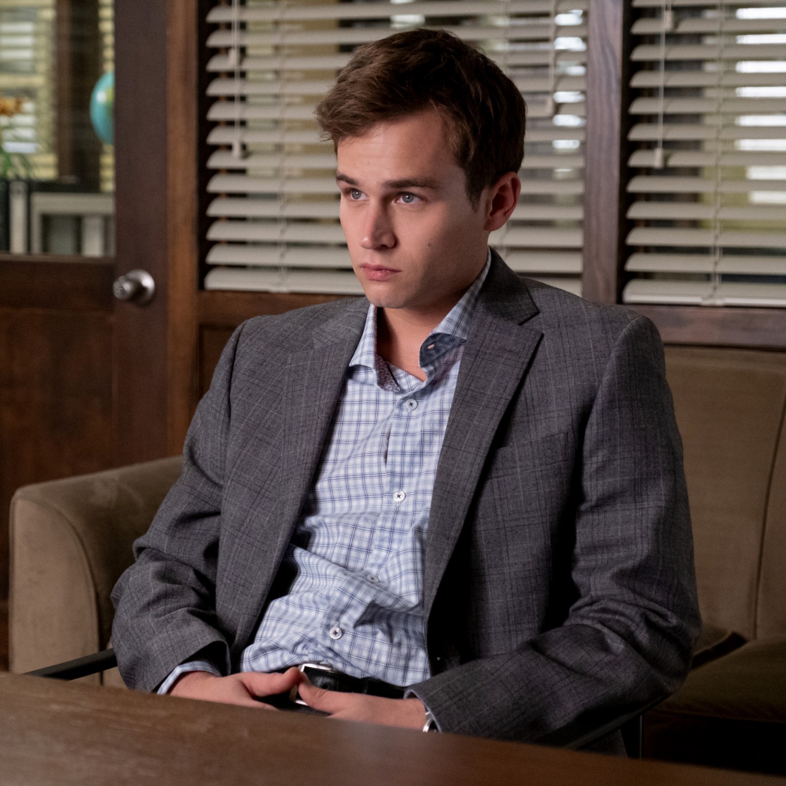 What Happened To Justin In 13 Reasons Why Explaining The Show S Problematic Aids Storyline