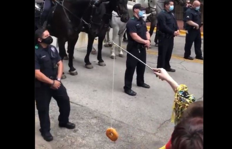 dallas police donuts protesters church