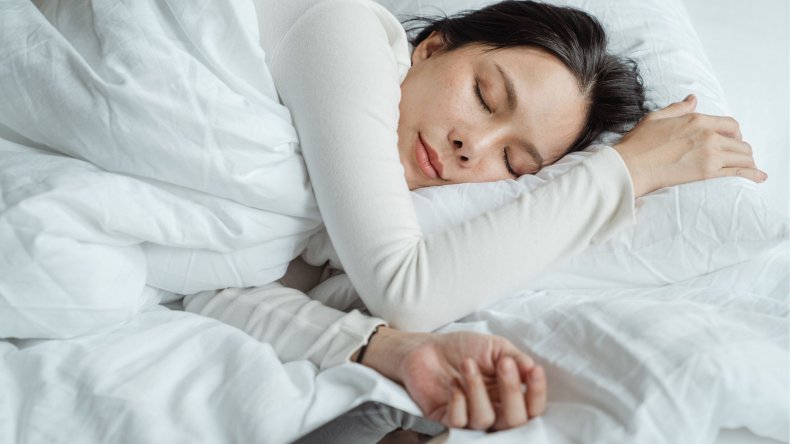 Newsweek AMPLIFY - 8 Sleeping Hacks