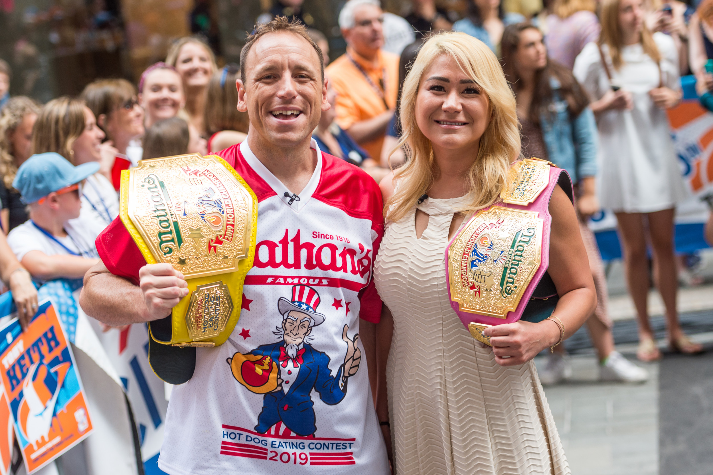 Nathan S Hot Dog Contest Winner Sets World Record With 75 Eaten In 10 Mins