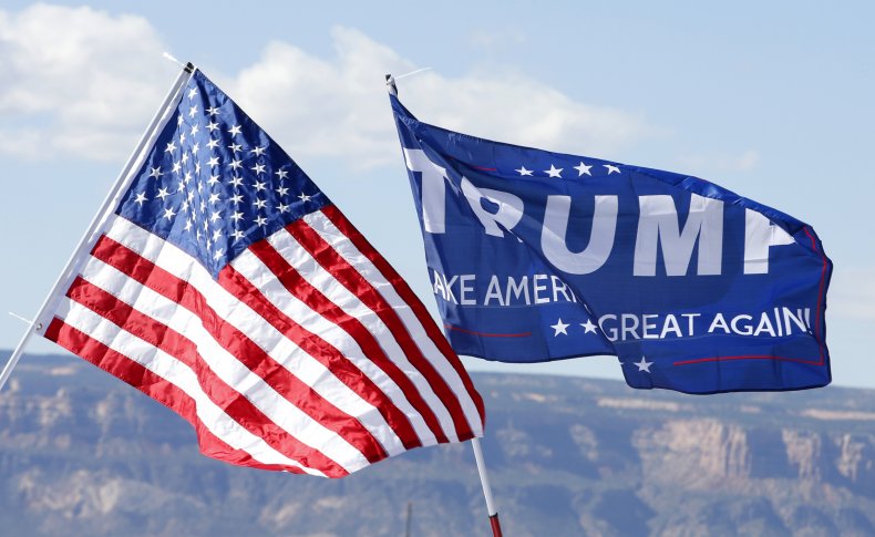 trump campaign flags 2016