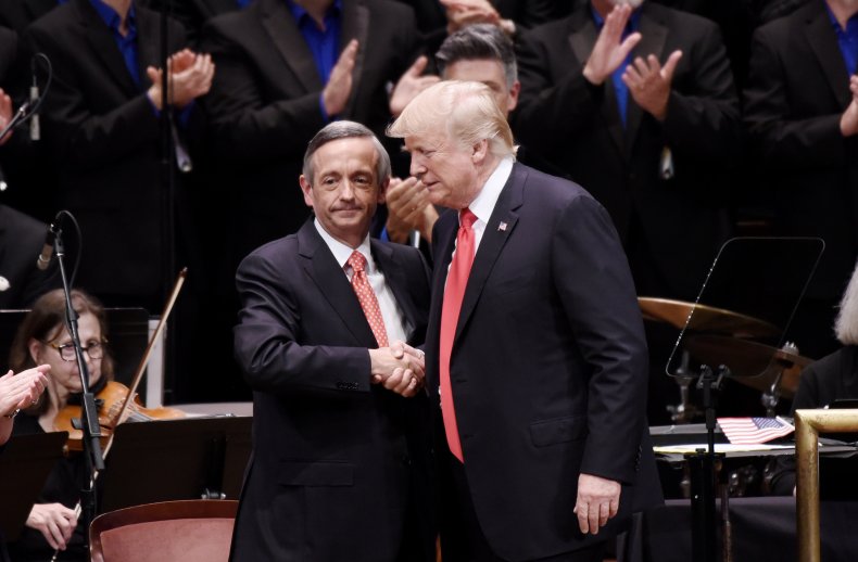 pastor-robert-jeffress-donald-trump.jpg?w=790&f=494011314ecd71a17e3f7d726bced03e