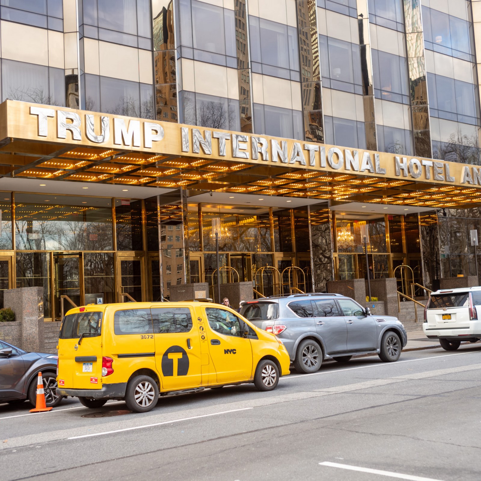 Trump Victory Pac Paid Around 400 000 To Trump Hotel Amid Pandemic