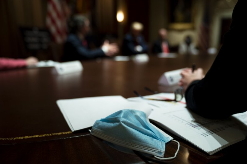 Mask during presidential meeting