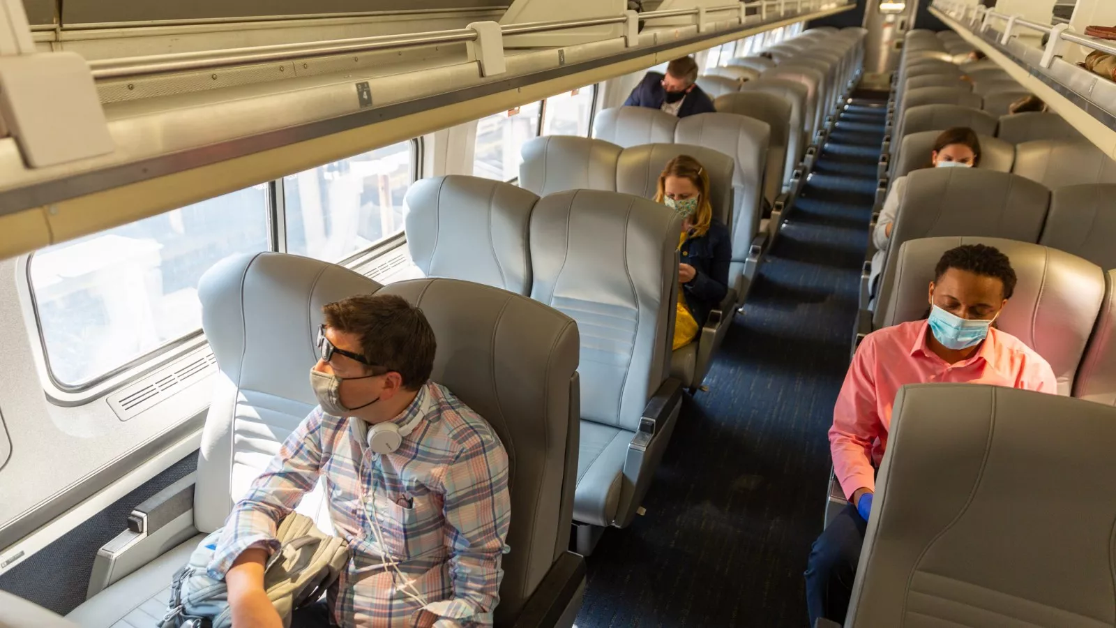 What It's Like to Travel Across the Country by Amtrak Right Now What It's Like to Travel Across the Country by Amtrak Right Now