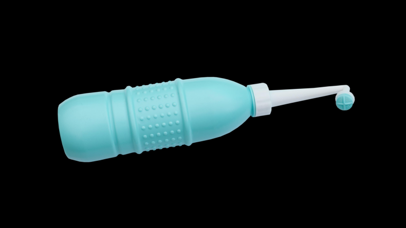 Newsweek AMPLIFY Travel Bidet