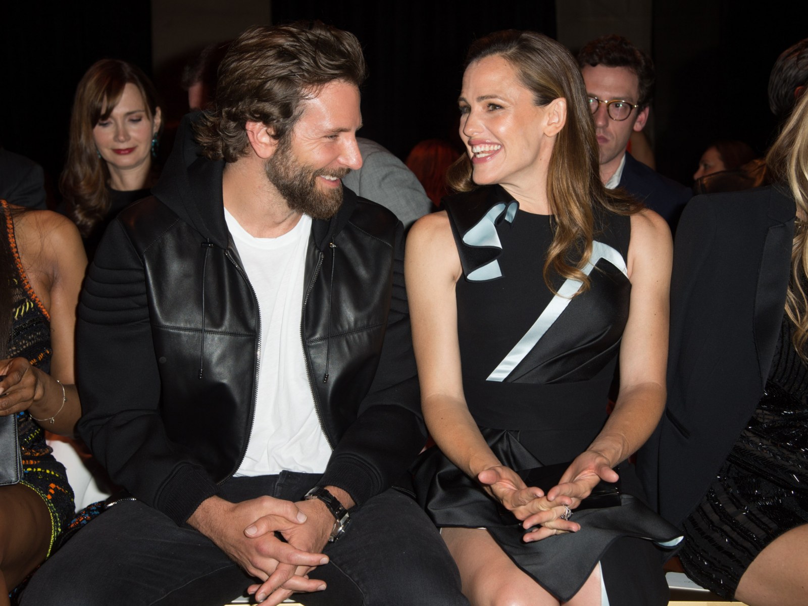 Polering drikke Watchful Everything Jennifer Garner Has Said About Her Close Relationship with  Bradley Cooper