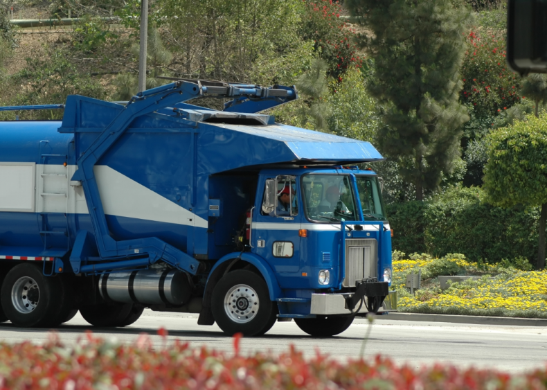 #25. Refuse and recyclable material collectors