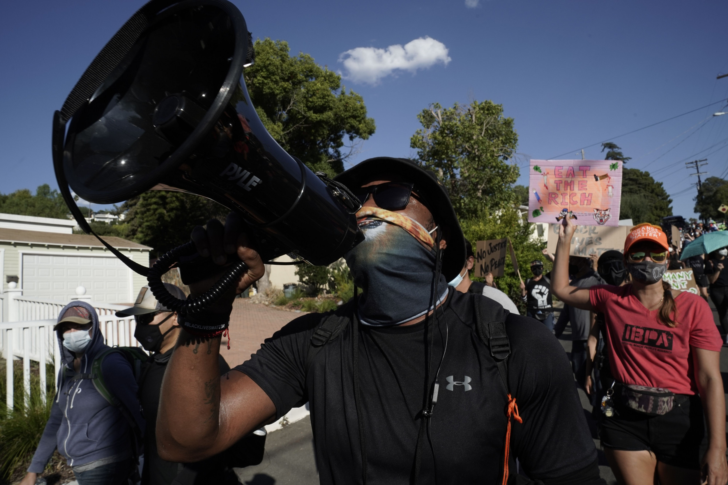 Documents on Fed Surveillance of BLM Protests Spark Privacy Concerns thumbnail