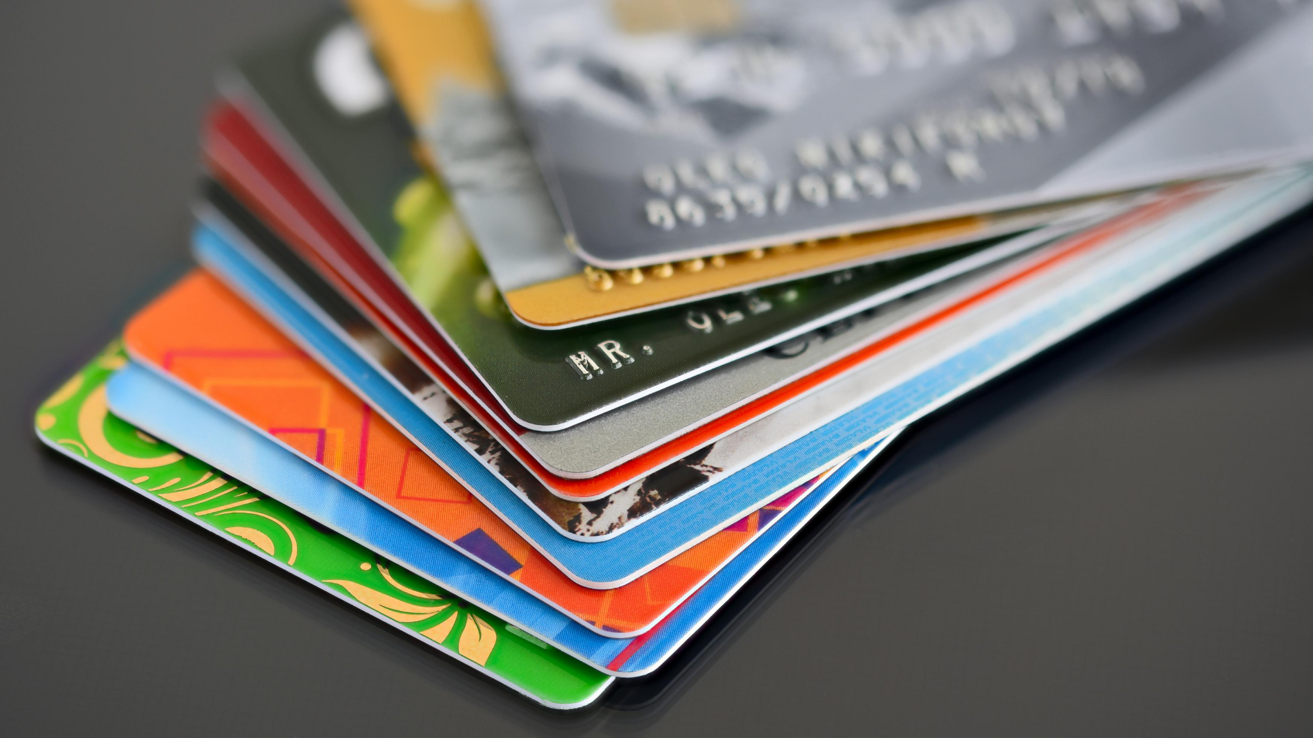 13 Signs You Might Have Credit Card Problems (And How to Fix It)