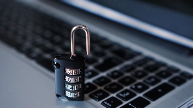 Newsweek AMPLIFY 5 Dangerous Internet Habits