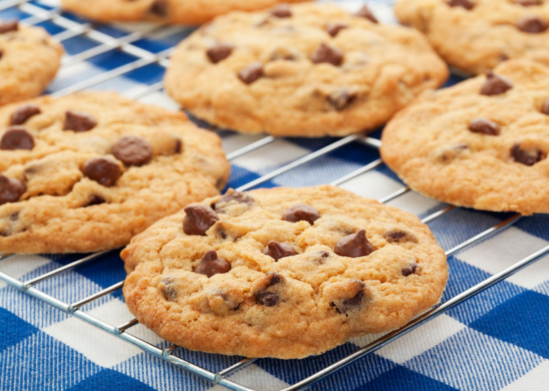 1930: First chocolate chip cookies are baked