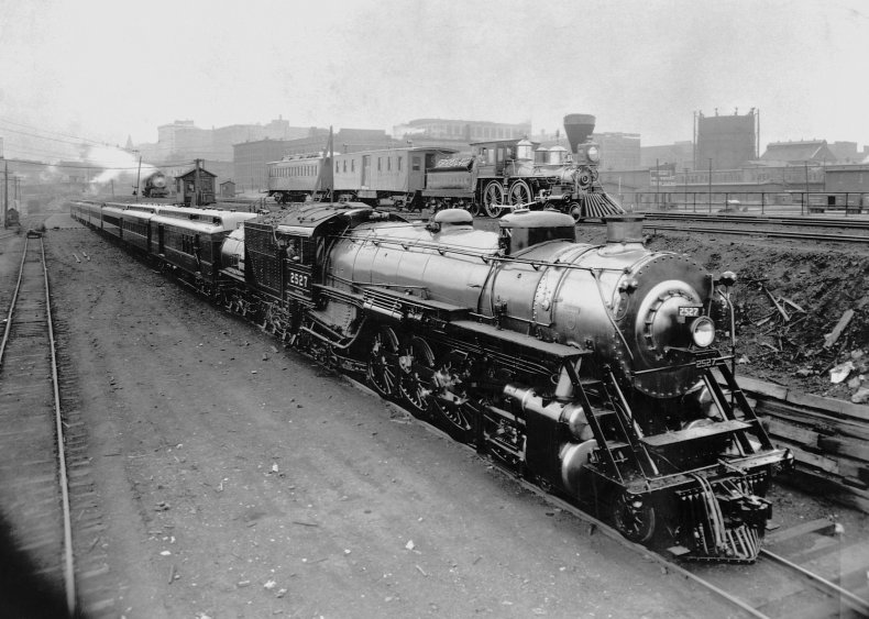 1931: Transcontinental train trips popularize brunch