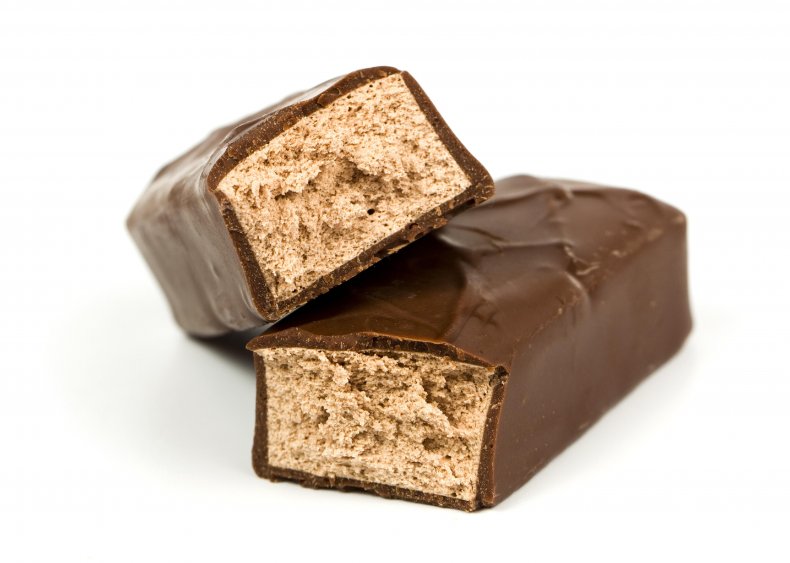 1932: 3 Musketeers Bar is invented