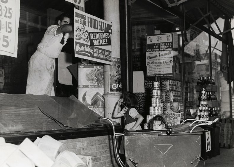 1939: Government launches food stamp program