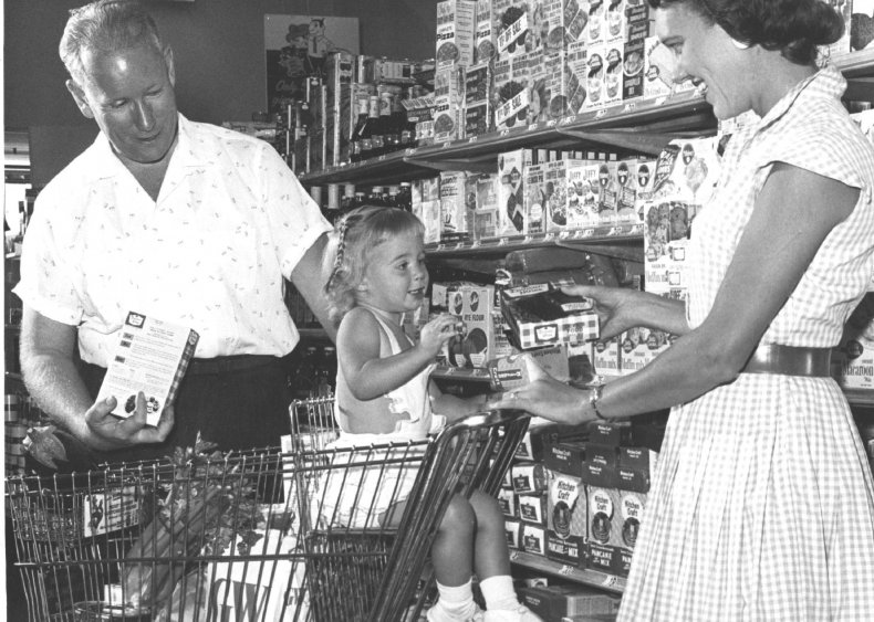 1949: Cake mixes make it big