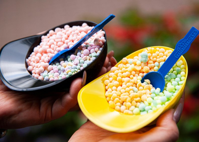 1988: Microbiologist creates ice cream balls with cryogenic technology
