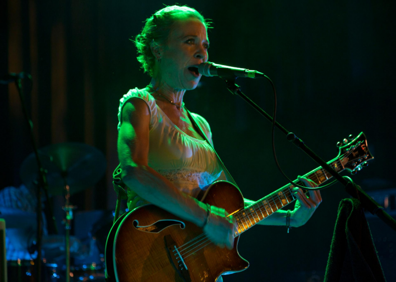'Sun Racket' by Throwing Muses