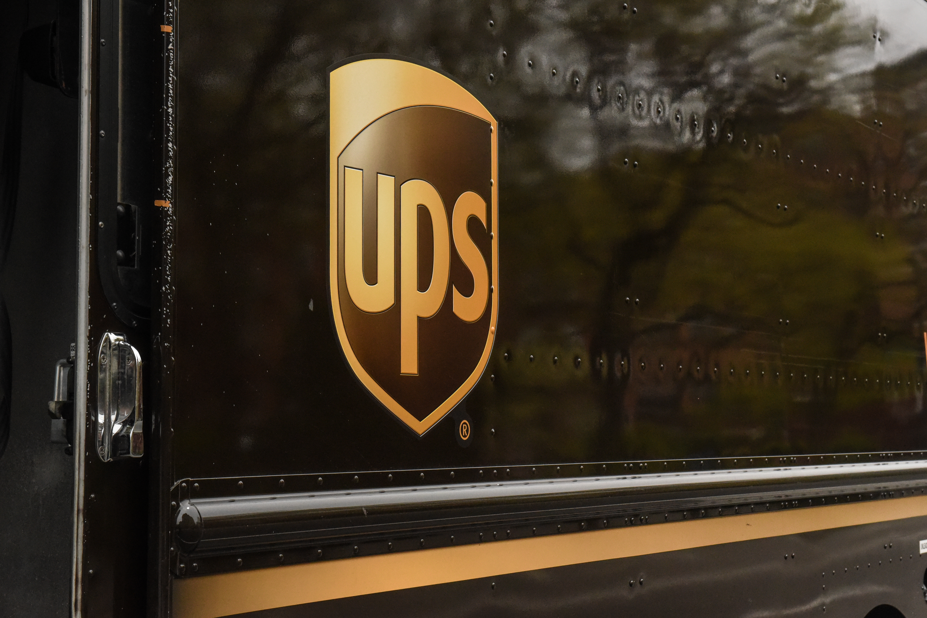UPS Driver Arrested for Seven Shootings Along Interstate 5 thumbnail
