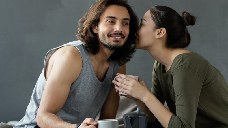 Couple drinking coffee