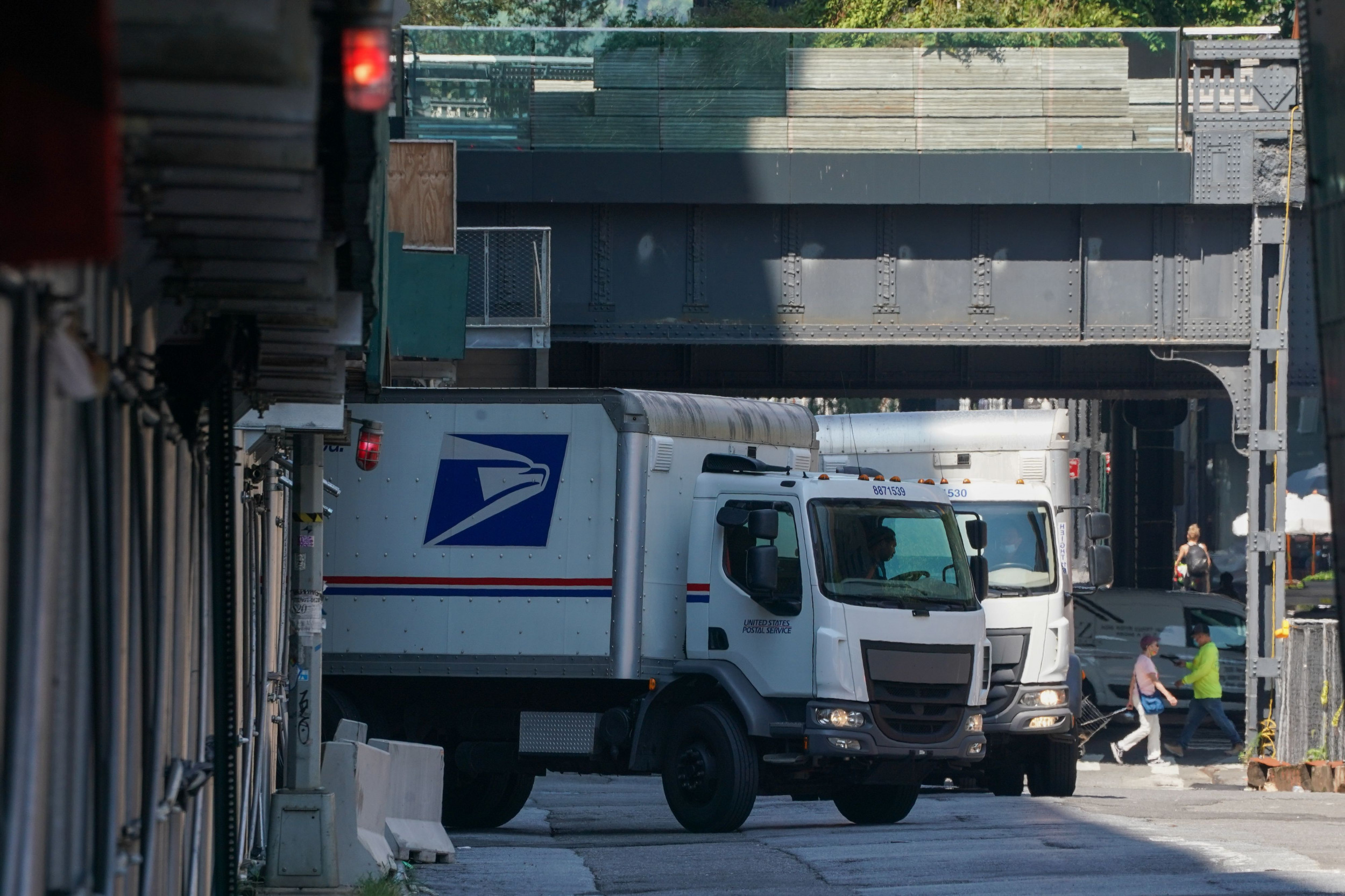 Outdated Mail Sorting Machine Thrown Out at USPS Center in Colorado