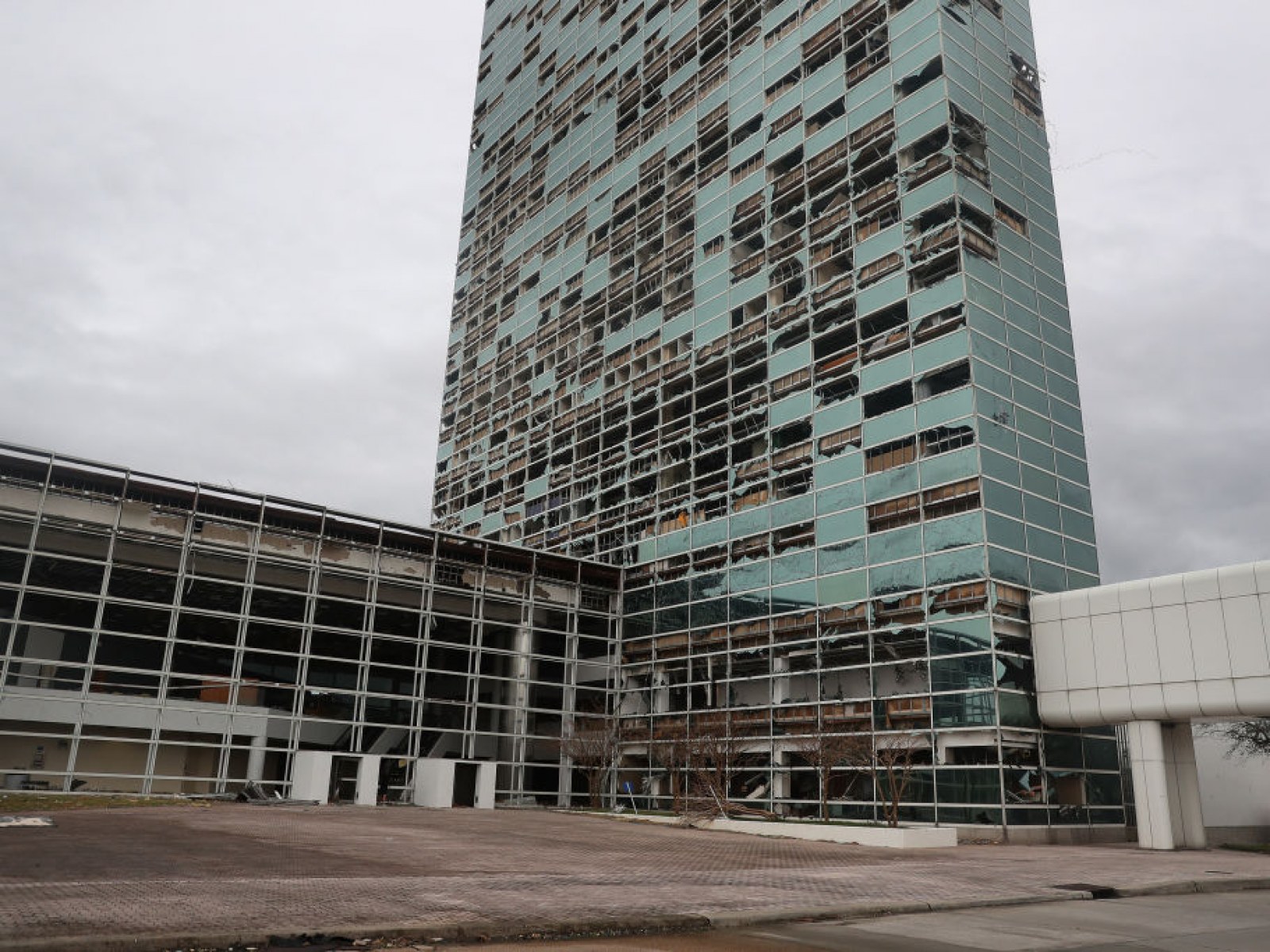 Hurricane Laura Video Shows Storm Tear Roof Off Lake Charles Casino