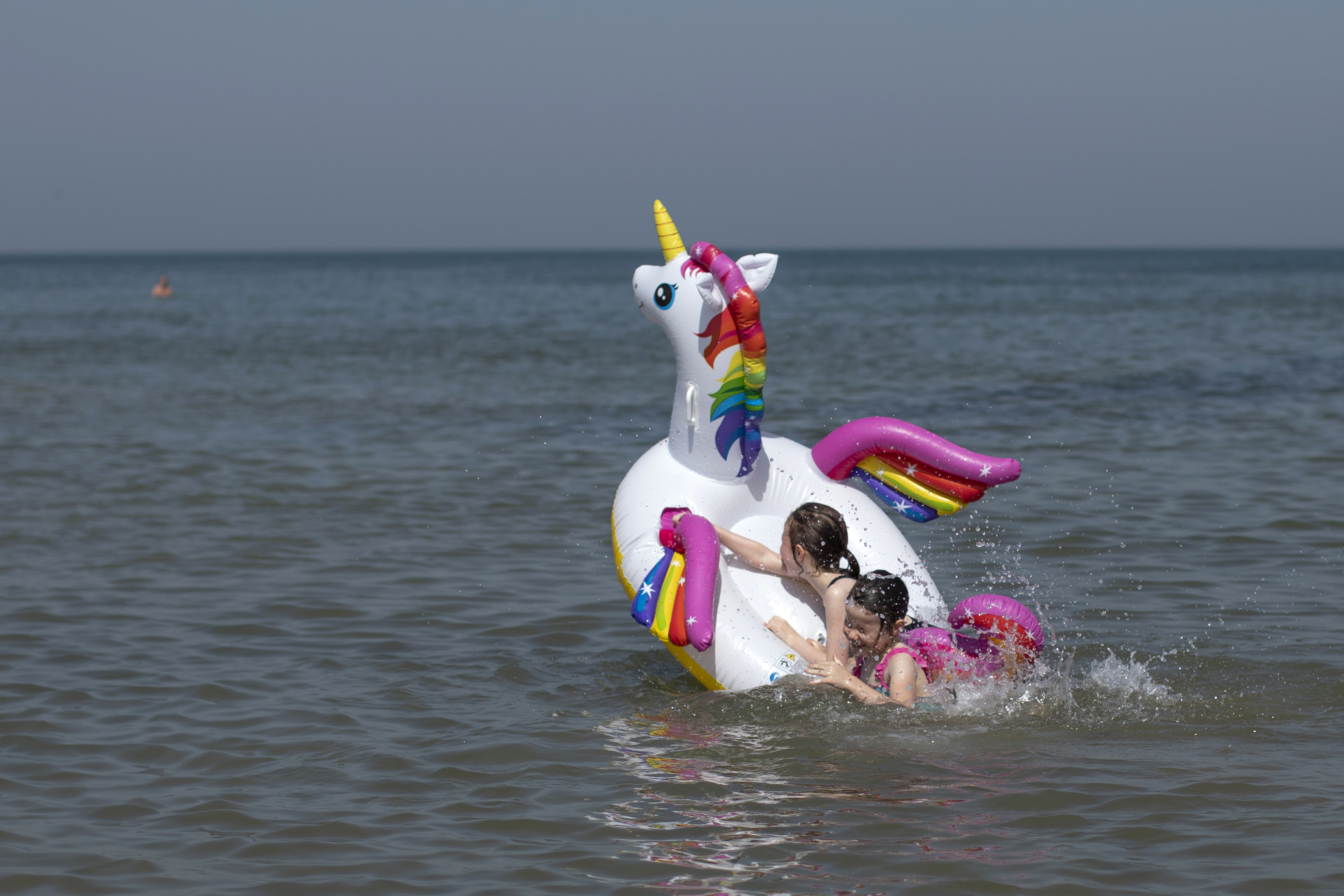 Floating unicorn shop