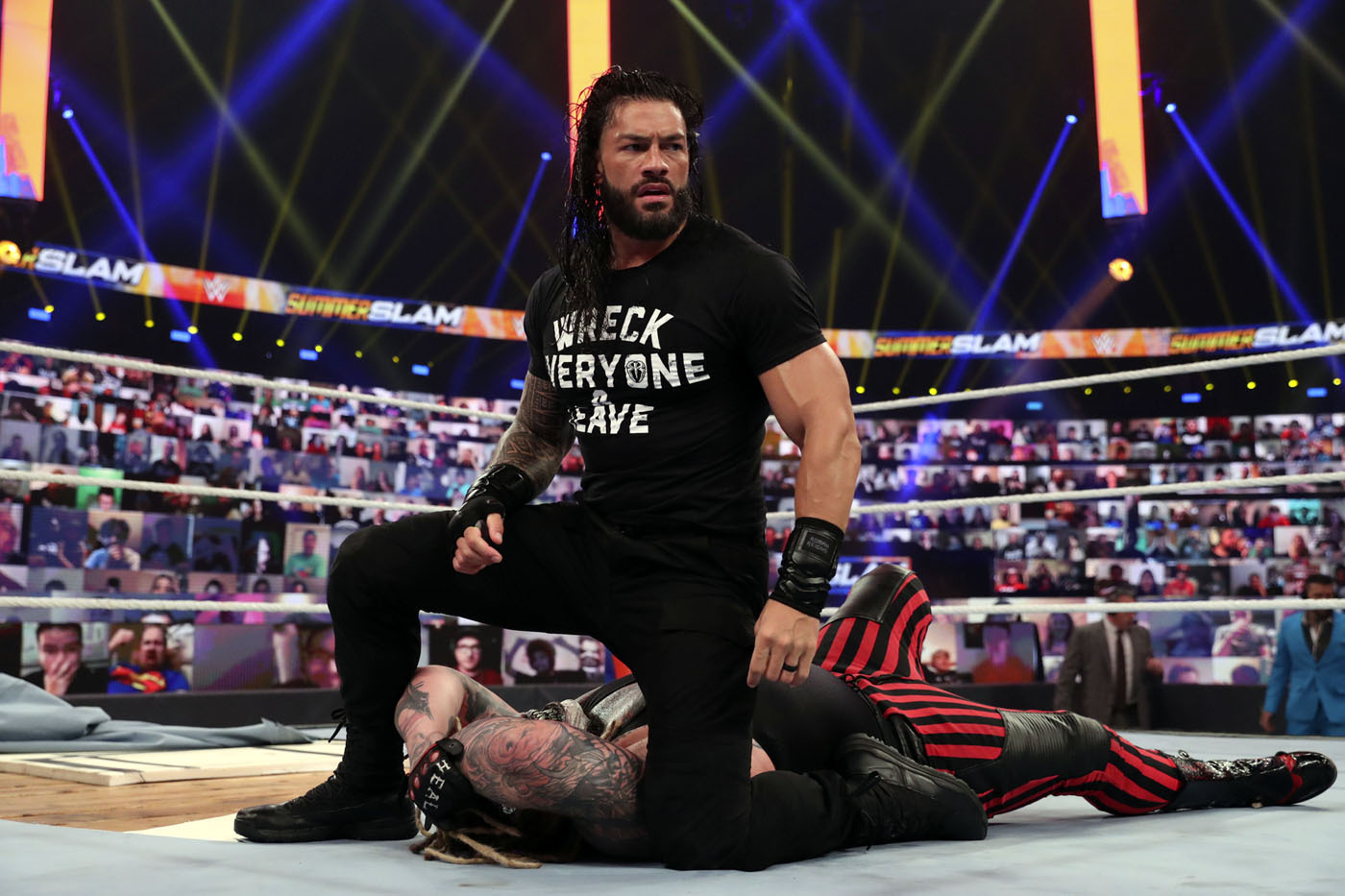 WWE 'SmackDown' results: Roman Reigns' return shakes up blue...