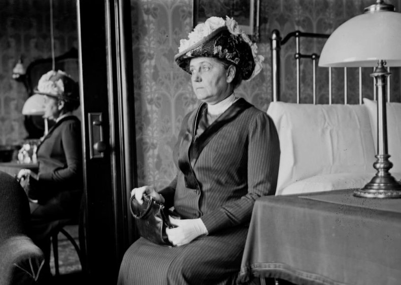 1899: Social reformers found the National Consumers League