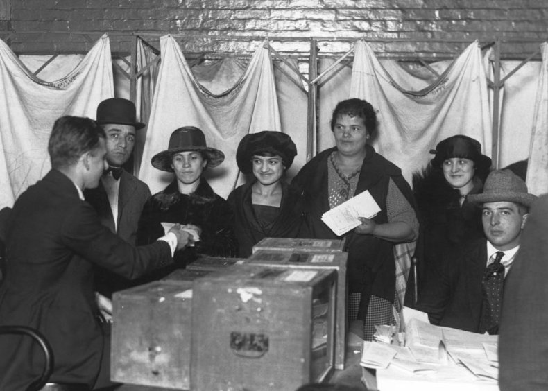 1920: Women get right to vote