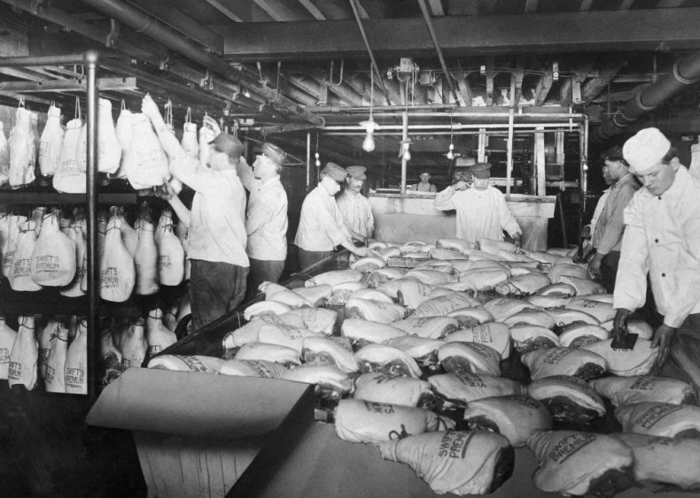 1900: Meatpacking dominates America