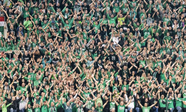 Folle della partita di calcio di Budapest Ungheria giugno 2020