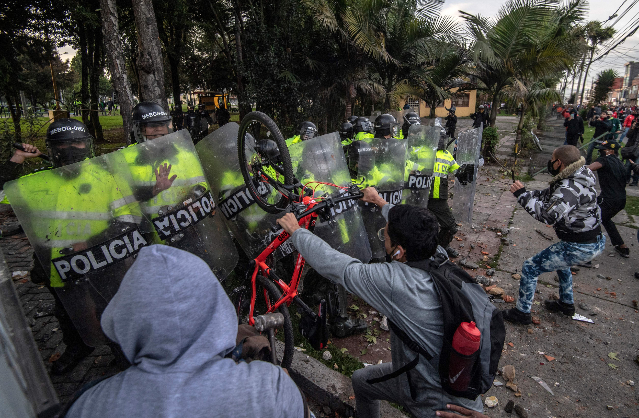 Que significa parchar en colombia