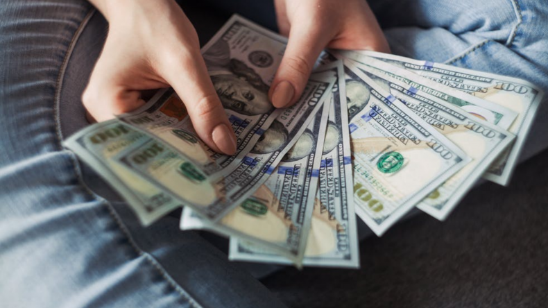CEO Strategy - Counting Money CEO Strategy - Counting Money