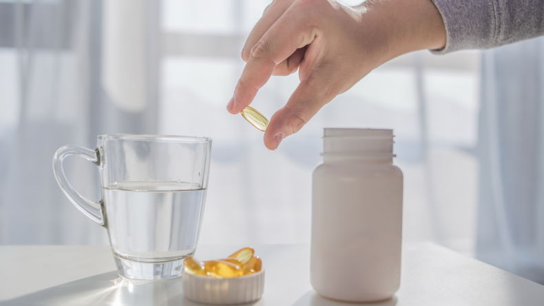 Newsweek AMPLIFY - Dr. Fauci Vitamins COVID-19 Newsweek AMPLIFY - Dr. Fauci Vitamins COVID-19