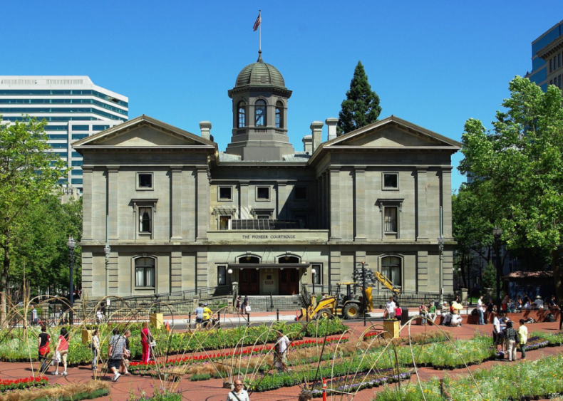 Oregon: Pioneer Courthouse