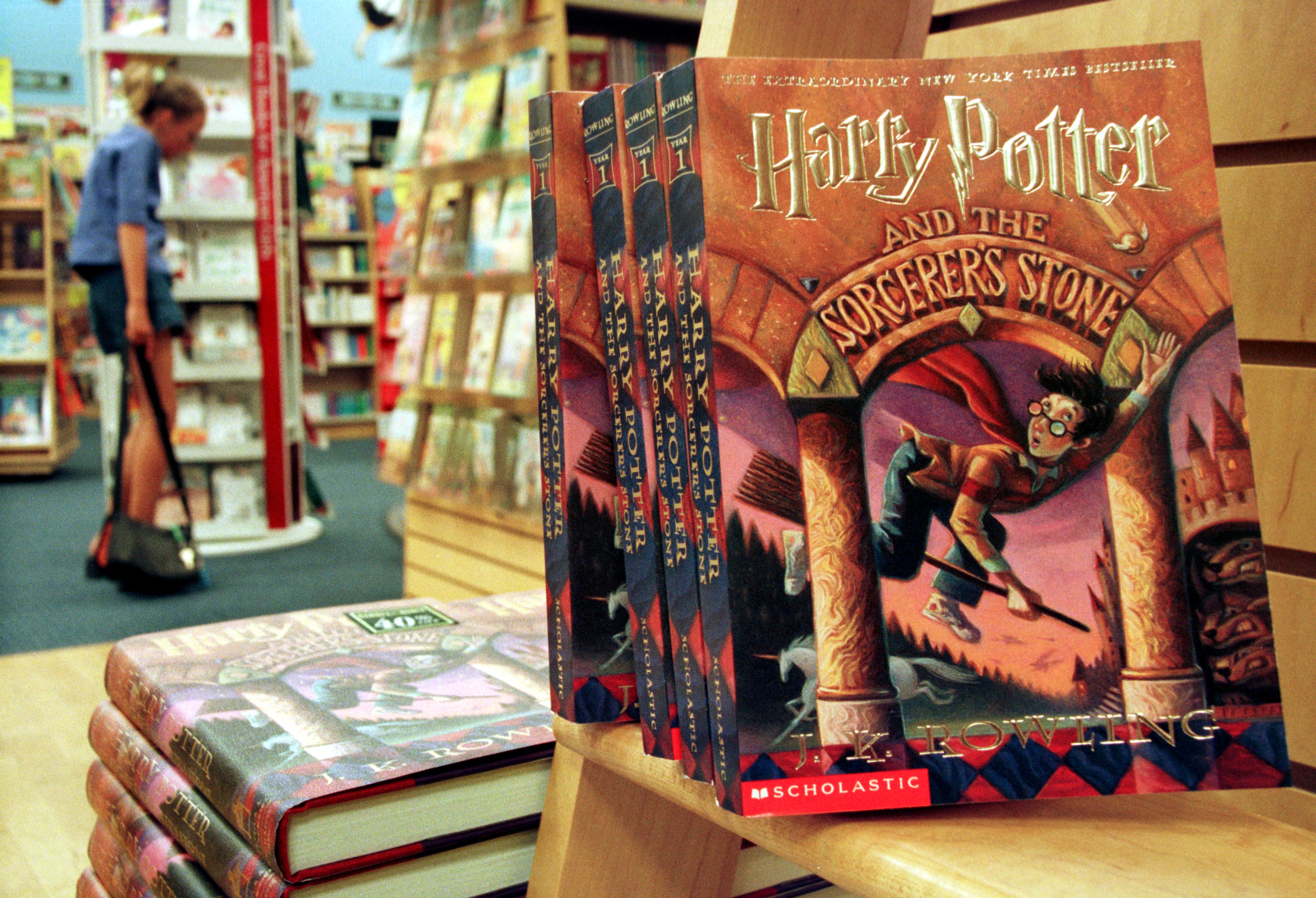 Bye Harry Australian Bookstore Won T Stock Anymore Jk Rowling We Try Not To Put Books By Transphobes On Shelves