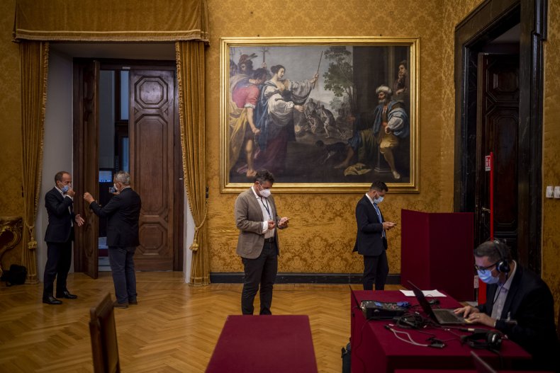 italy parliament referendum vote size