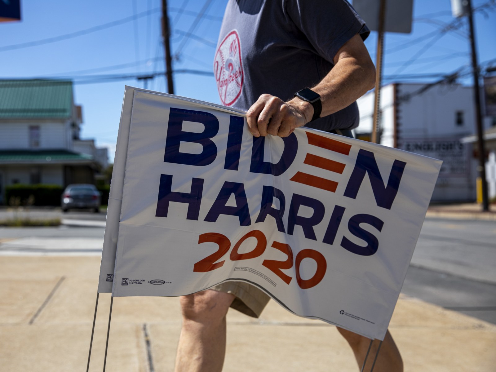 Ohio Cop S Son Under Investigation For Allegedly Stealing Biden Campaign Signs