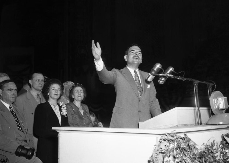 1948: Radio broadcast of Republican primary debate