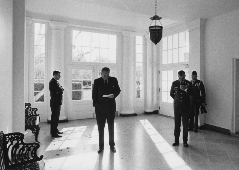 1967: Presidential photographer Yoichi Okamoto captures the mood 1967: Presidential photographer Yoichi Okamoto captures the mood