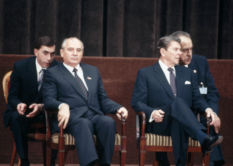 1985: Gorbachev and Reagan at Geneva Summit