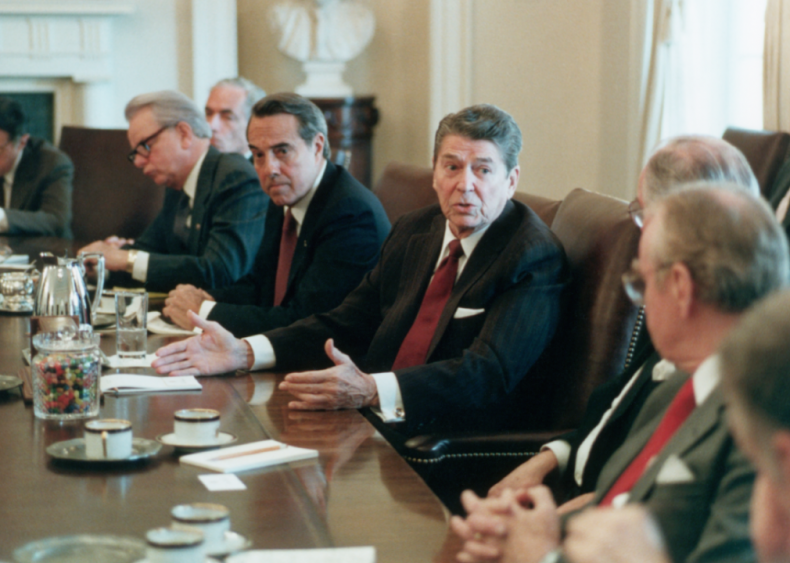 1986: Arms sale to Iran